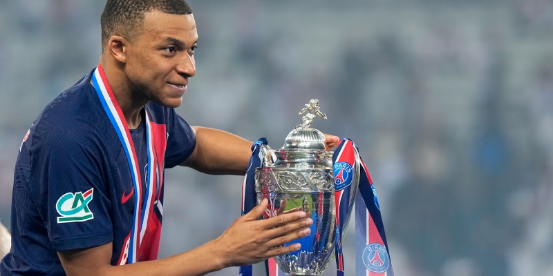 Sự nghiệp thi đấu cùng phong độ đỉnh cao của Kylian Mbappe